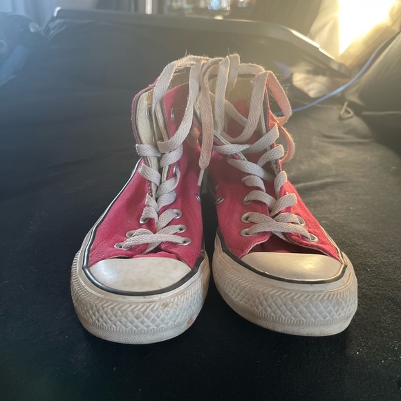 Hot pink converse - Picture 2 of 2